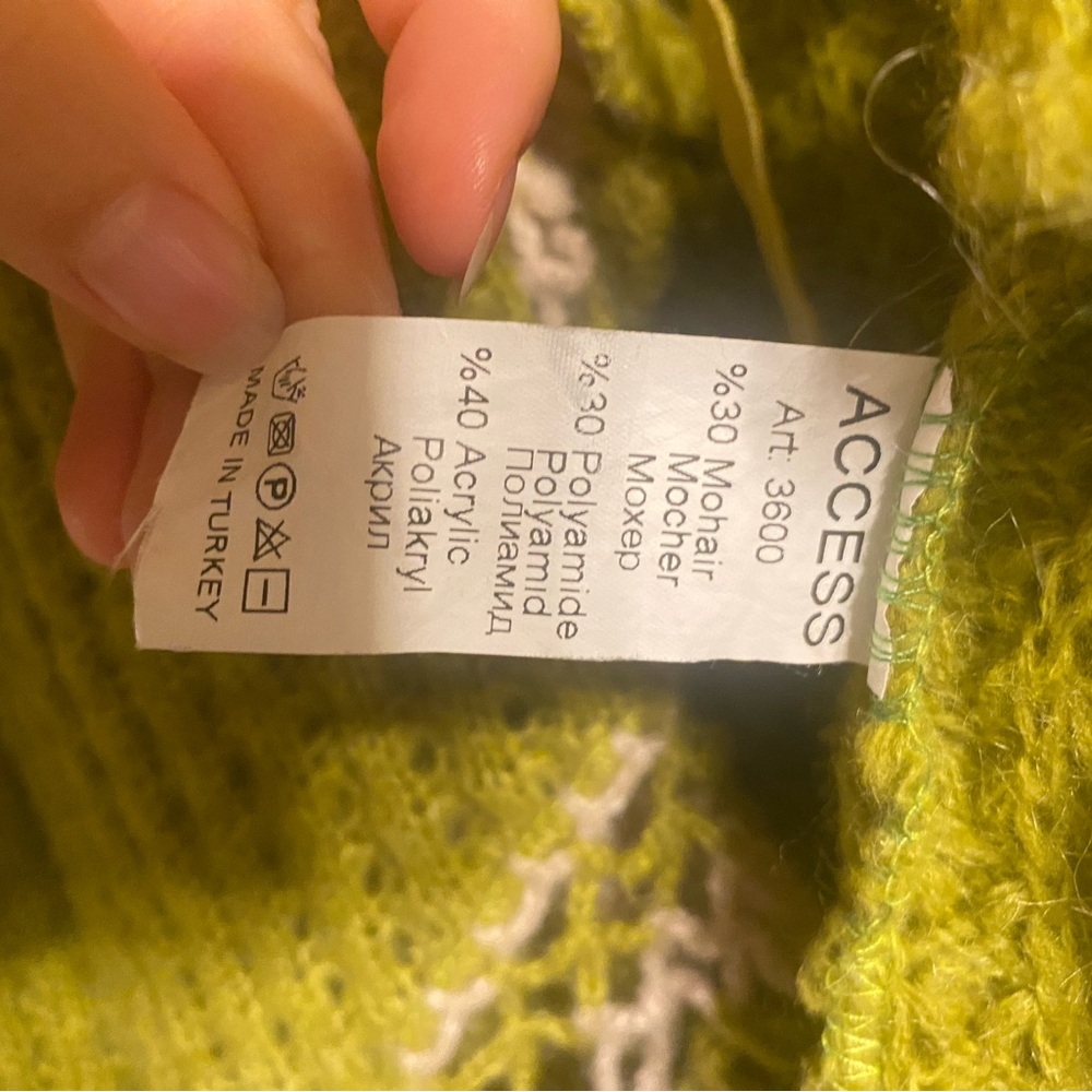 Green Crochet Ruffle Cardigan - Picture 4 of 4